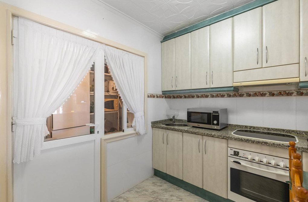 Resale - Bungalow - Torrevieja - La Siesta - El Salado - Torreta