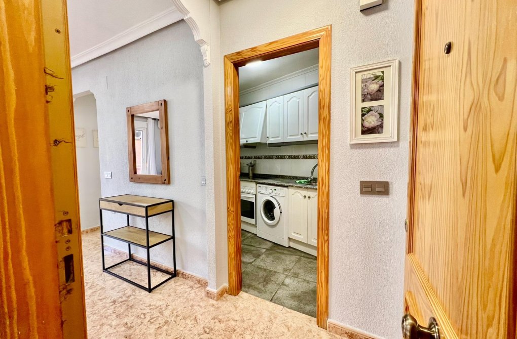Resale - Apartment - Torrevieja - Playa del cura