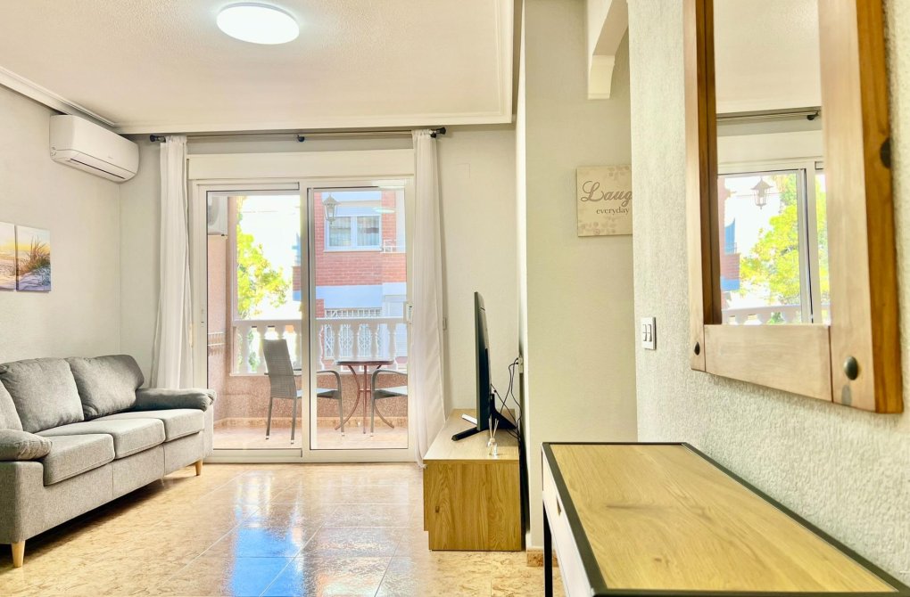 Resale - Apartment - Torrevieja - Playa del cura