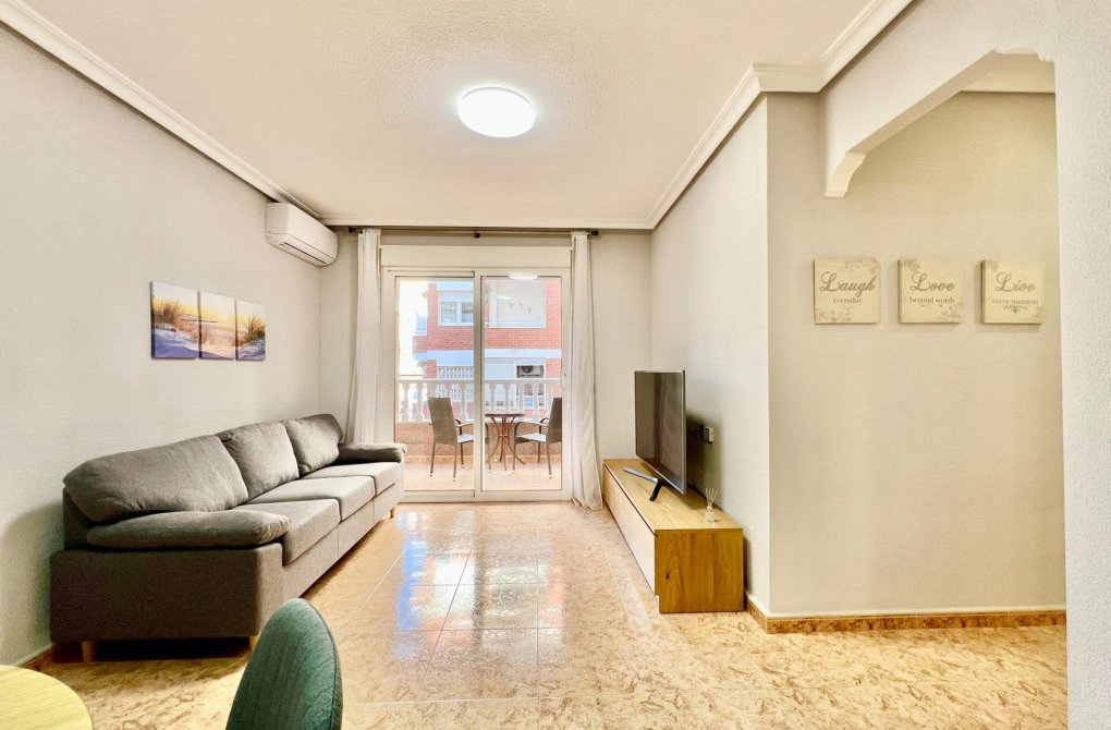 Resale - Apartment - Torrevieja - Playa del cura