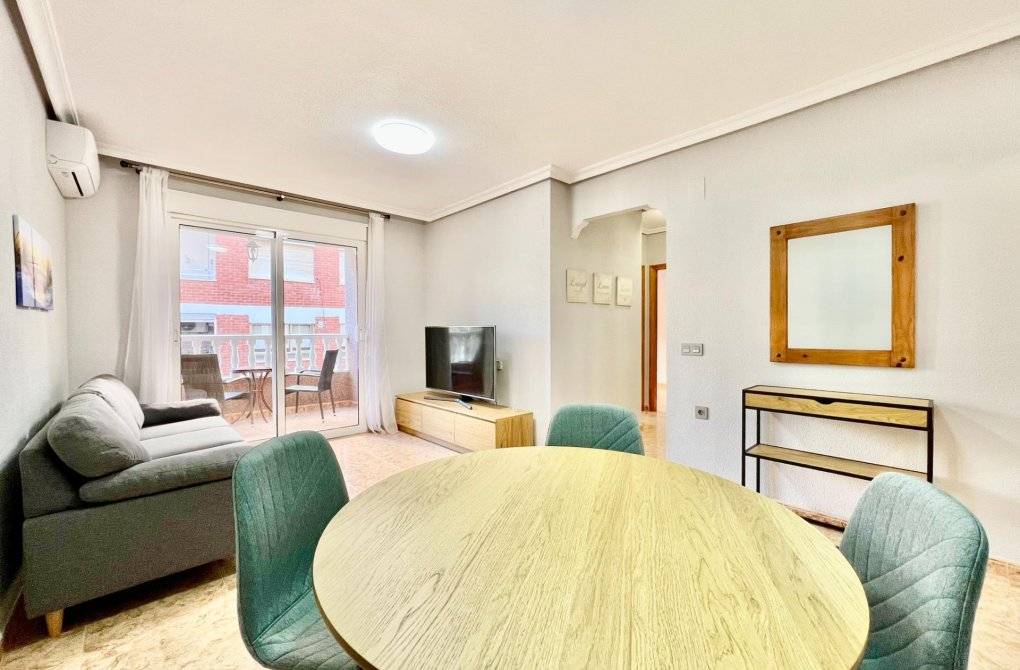 Resale - Apartment - Torrevieja - Playa del cura