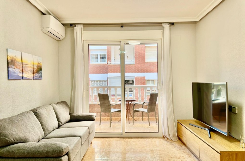 Resale - Apartment - Torrevieja - Playa del cura