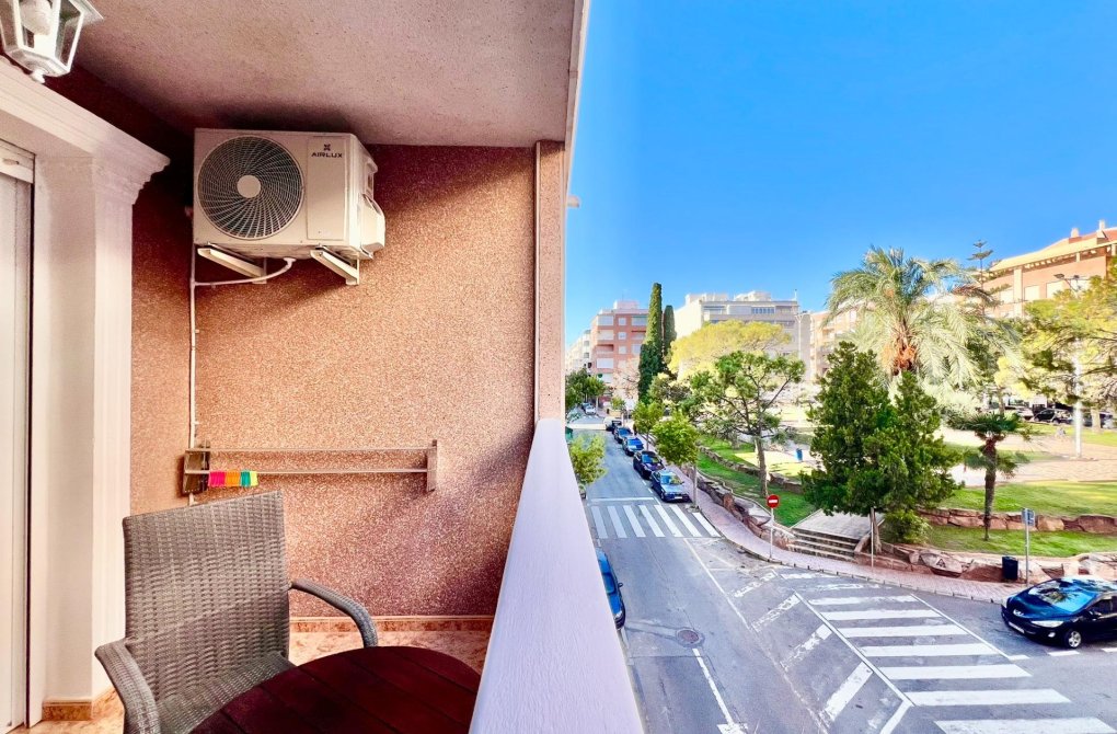 Resale - Apartment - Torrevieja - Playa del cura