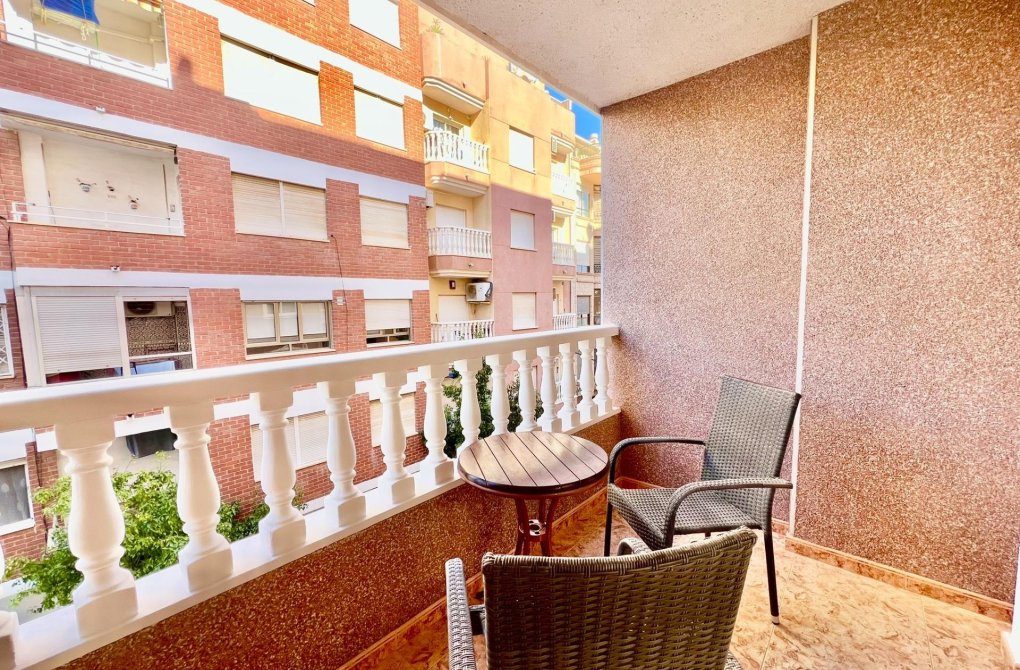 Resale - Apartment - Torrevieja - Playa del cura