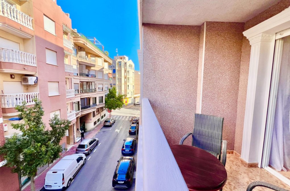 Resale - Apartment - Torrevieja - Playa del cura