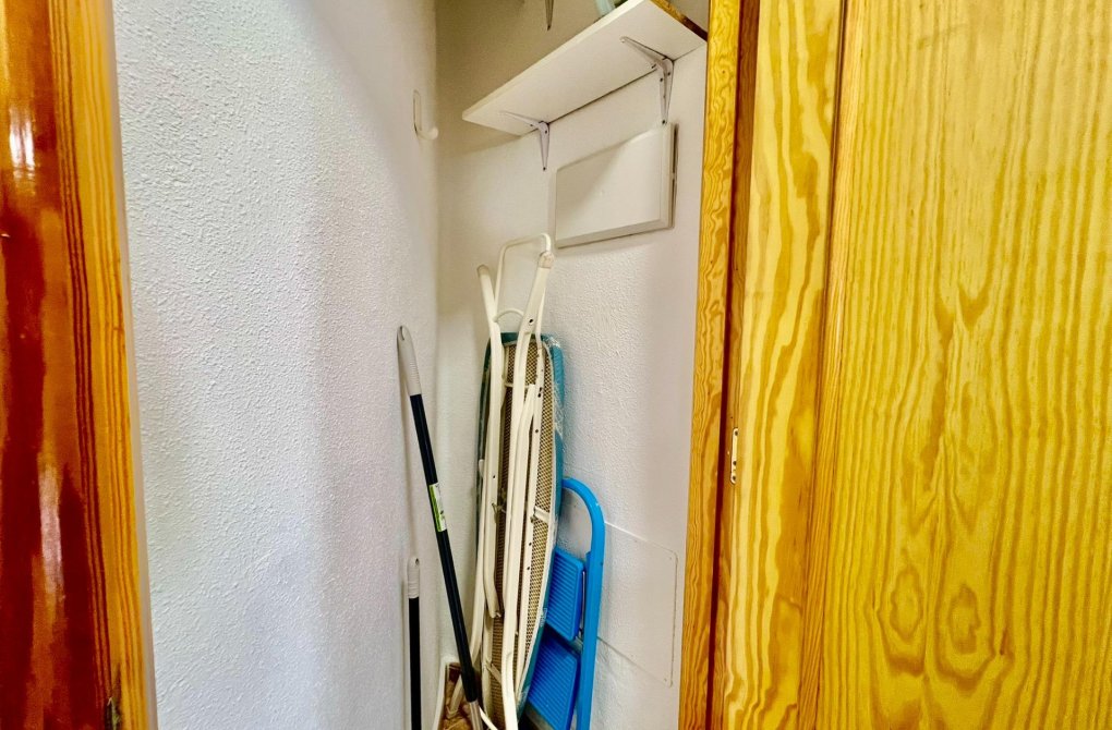 Resale - Apartment - Torrevieja - Playa del cura