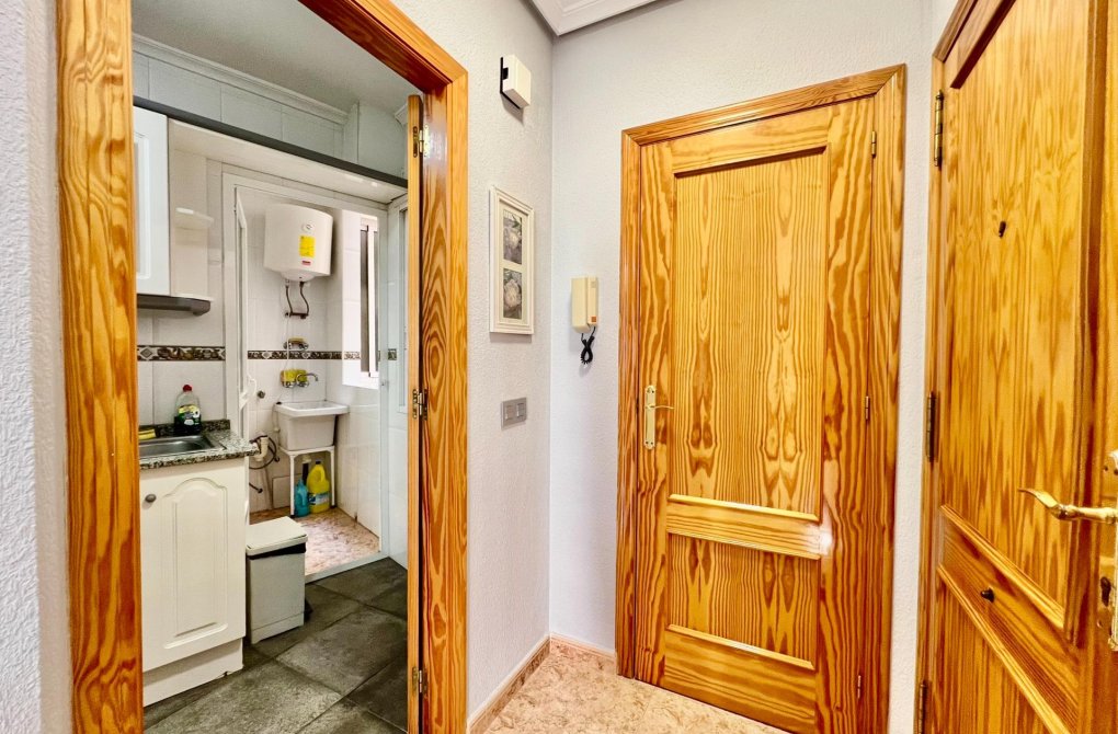 Resale - Apartment - Torrevieja - Playa del cura