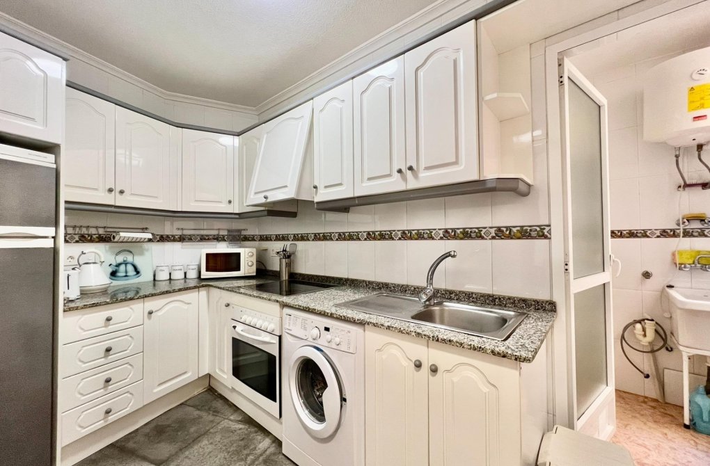 Resale - Apartment - Torrevieja - Playa del cura