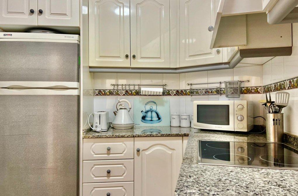 Resale - Apartment - Torrevieja - Playa del cura