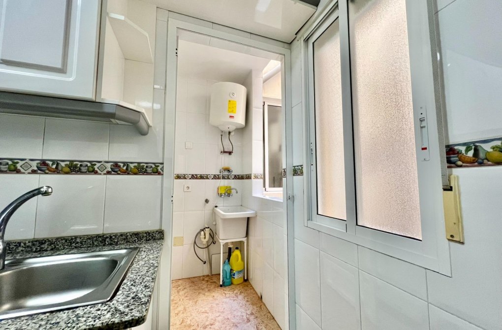 Resale - Apartment - Torrevieja - Playa del cura