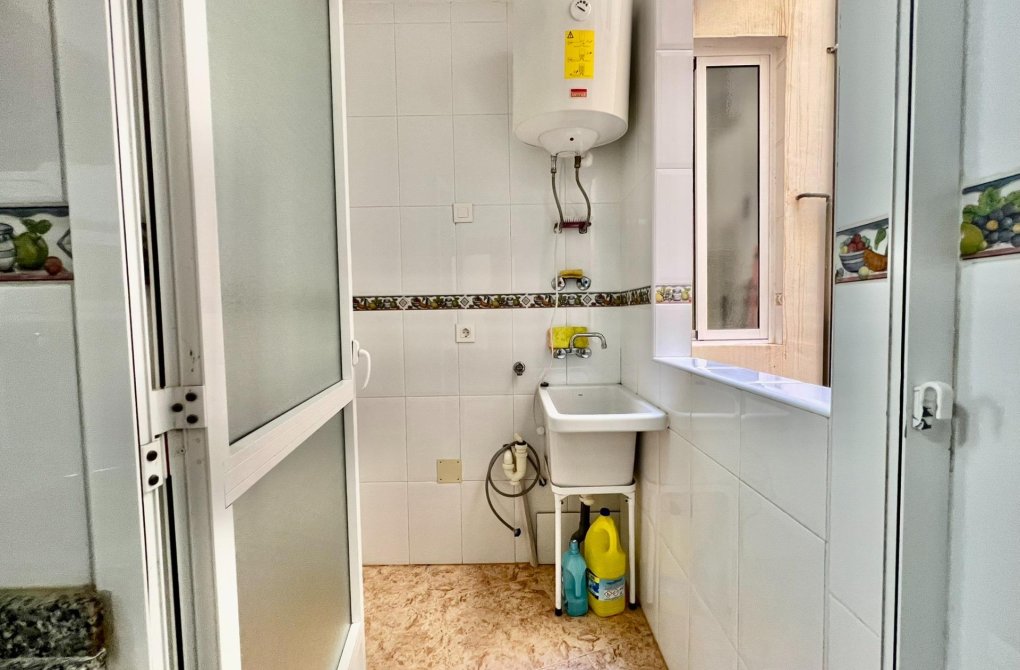 Resale - Apartment - Torrevieja - Playa del cura