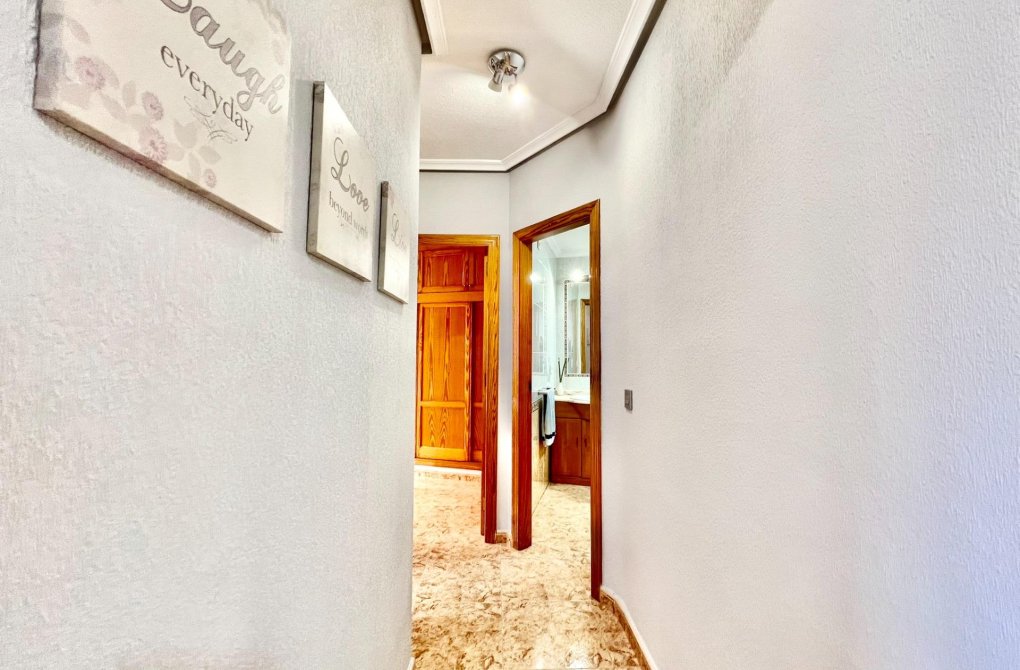 Resale - Apartment - Torrevieja - Playa del cura