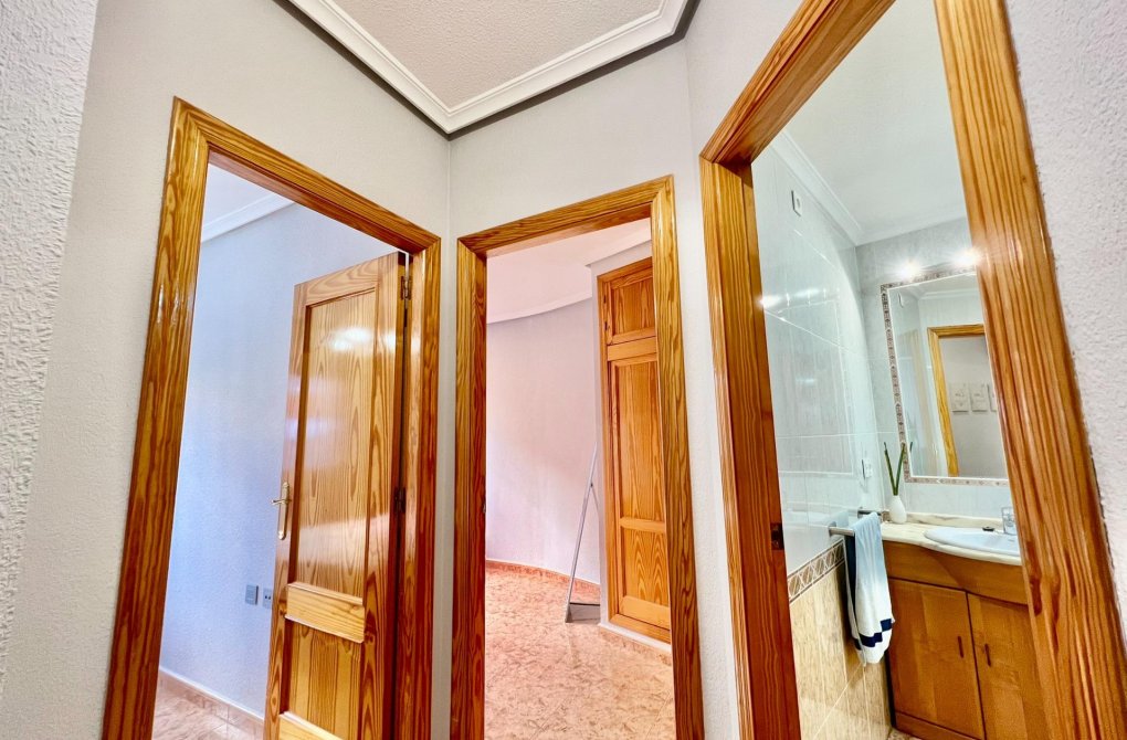 Resale - Apartment - Torrevieja - Playa del cura