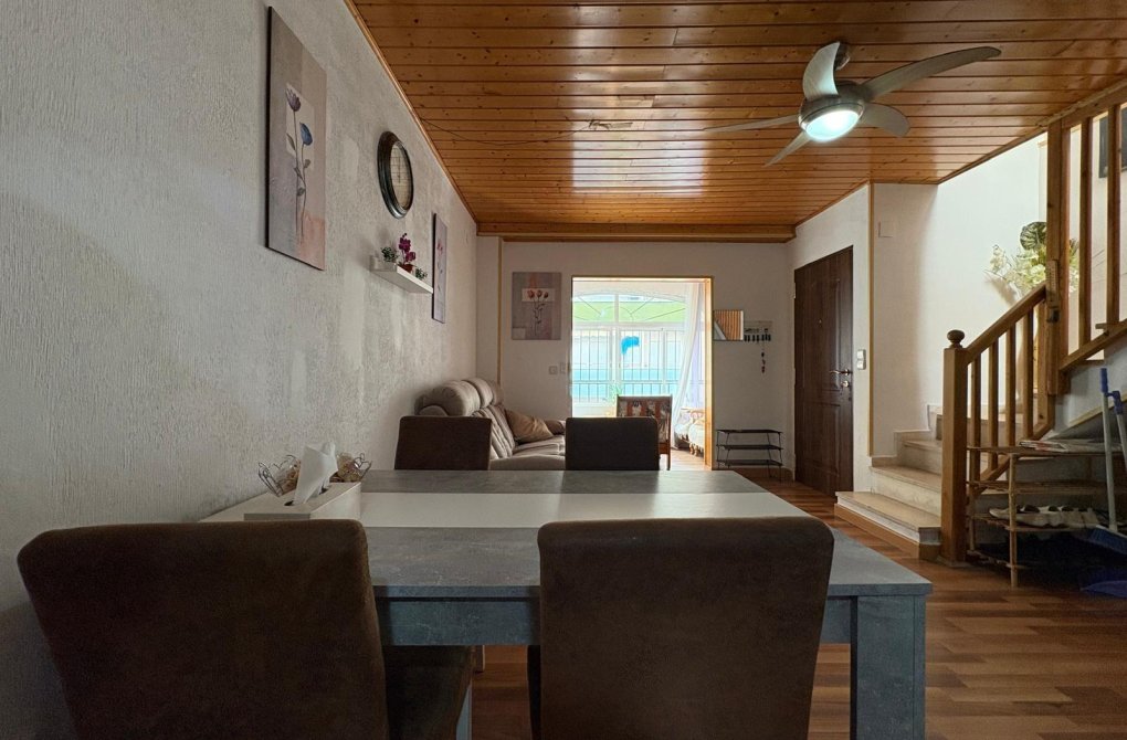 Resale - Apartment - Torrevieja - Acequion