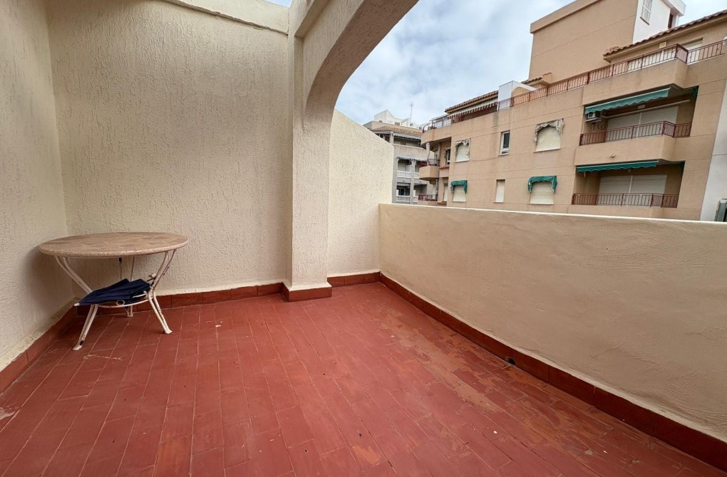 Resale - Apartment - Torrevieja - Acequion