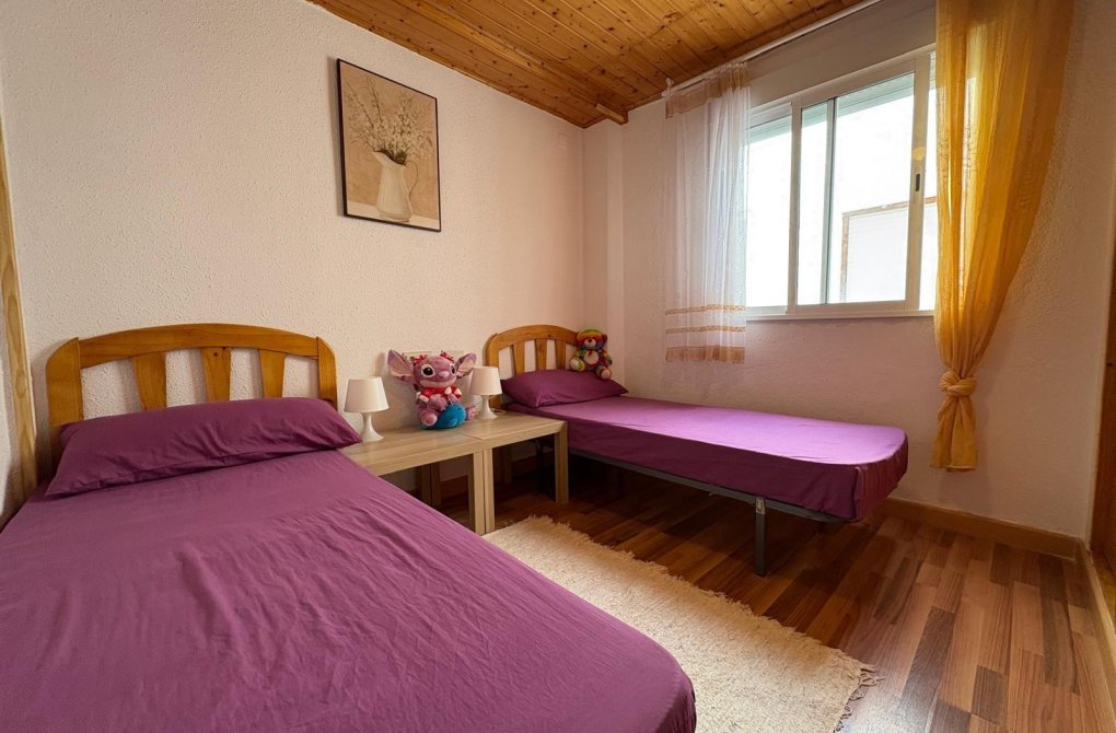 Resale - Apartment - Torrevieja - Acequion