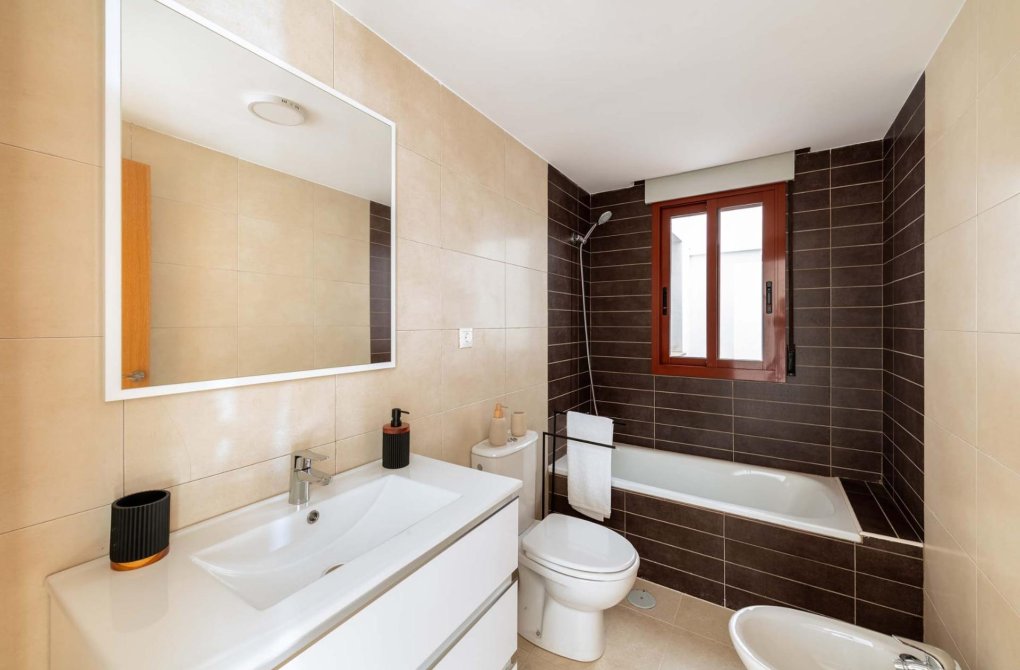 Resale - Apartment - Avileses - Jerónimo Y Avileses