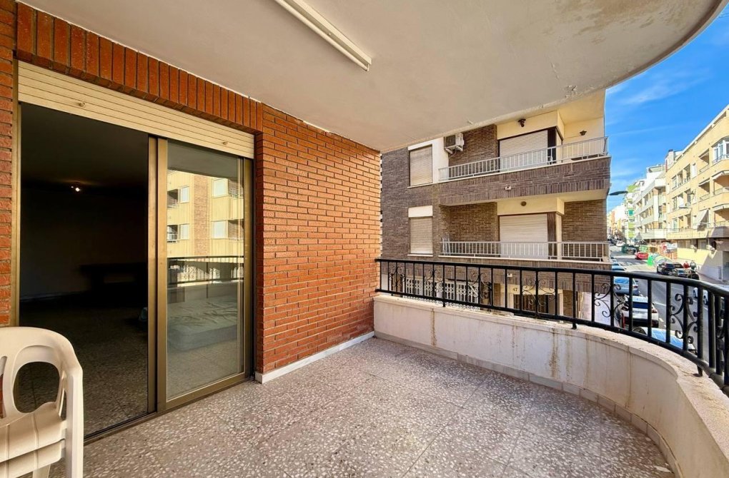 Resale - Apartment - Torrevieja - Playa del cura
