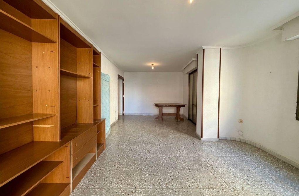 Resale - Apartment - Torrevieja - Playa del cura