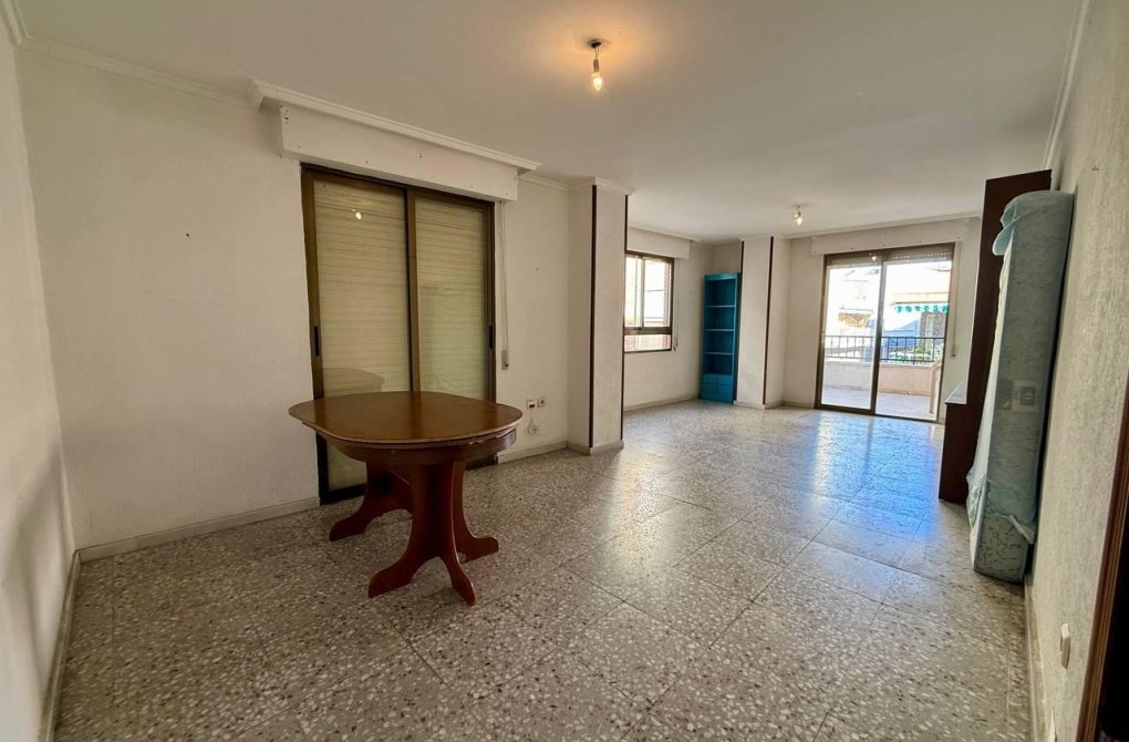 Resale - Apartment - Torrevieja - Playa del cura