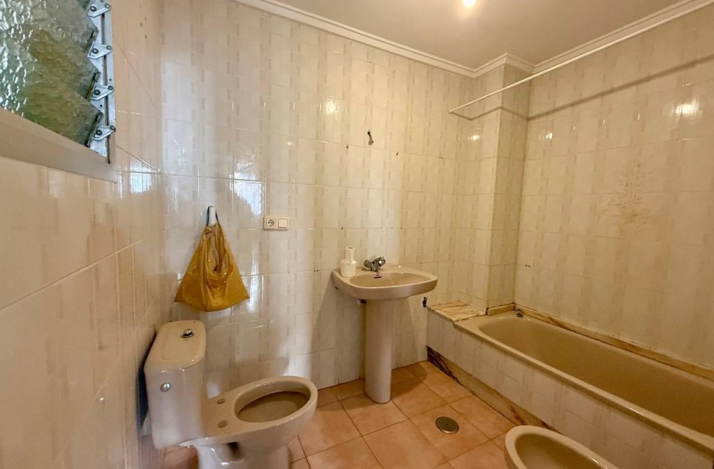 Resale - Apartment - Torrevieja - Playa del cura