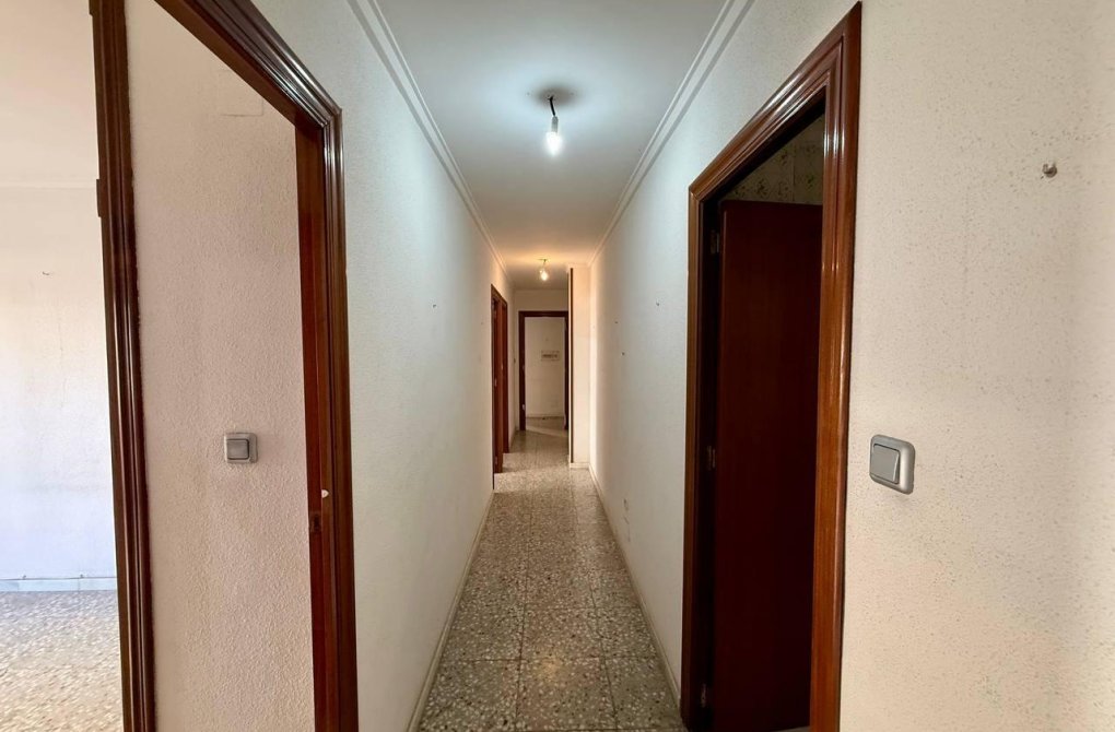 Resale - Apartment - Torrevieja - Playa del cura