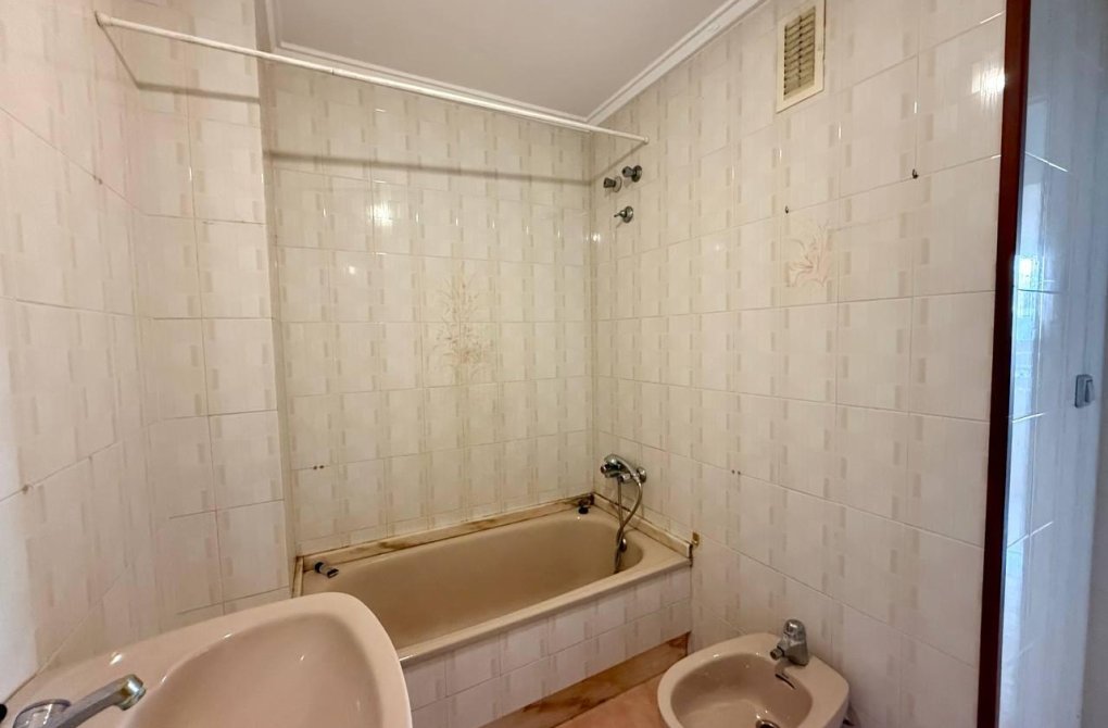 Resale - Apartment - Torrevieja - Playa del cura