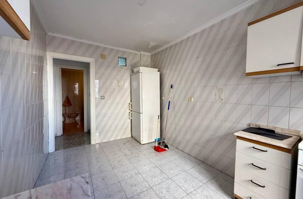 Resale - Apartment - Torrevieja - Playa del cura