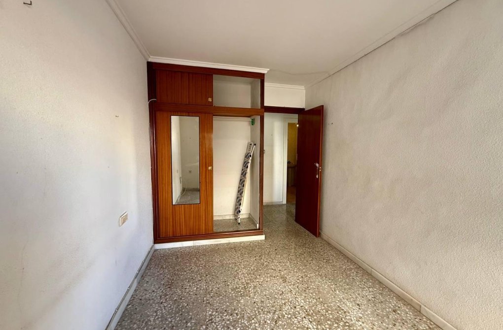 Resale - Apartment - Torrevieja - Playa del cura