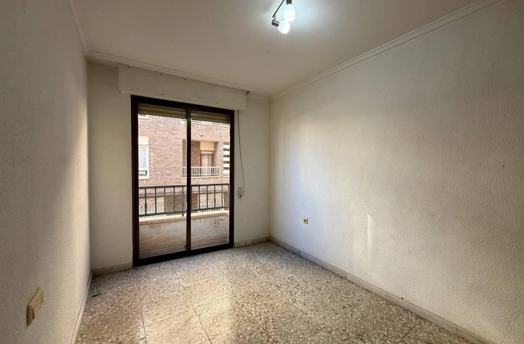 Resale - Apartment - Torrevieja - Playa del cura