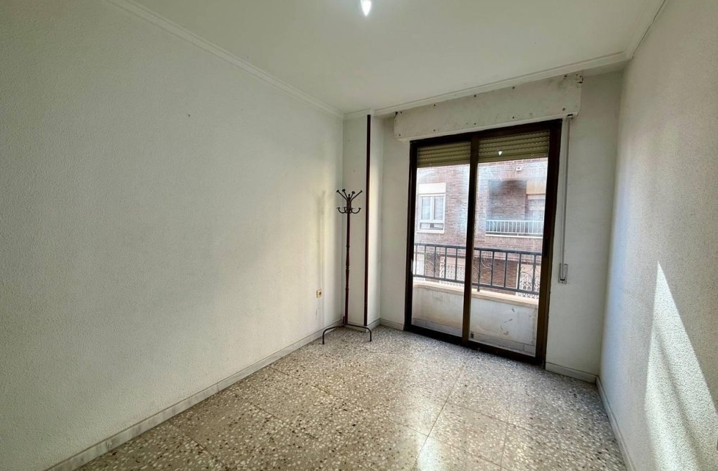 Resale - Apartment - Torrevieja - Playa del cura