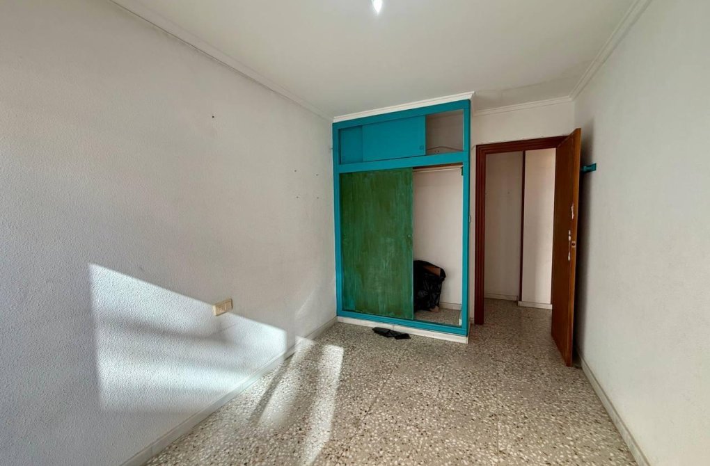 Resale - Apartment - Torrevieja - Playa del cura