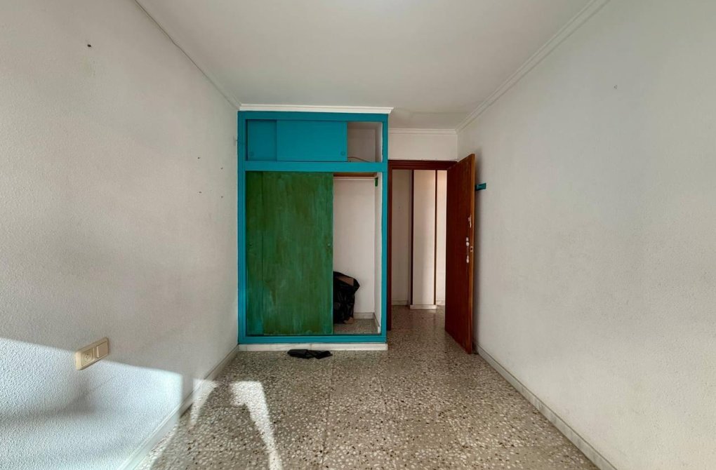 Resale - Apartment - Torrevieja - Playa del cura