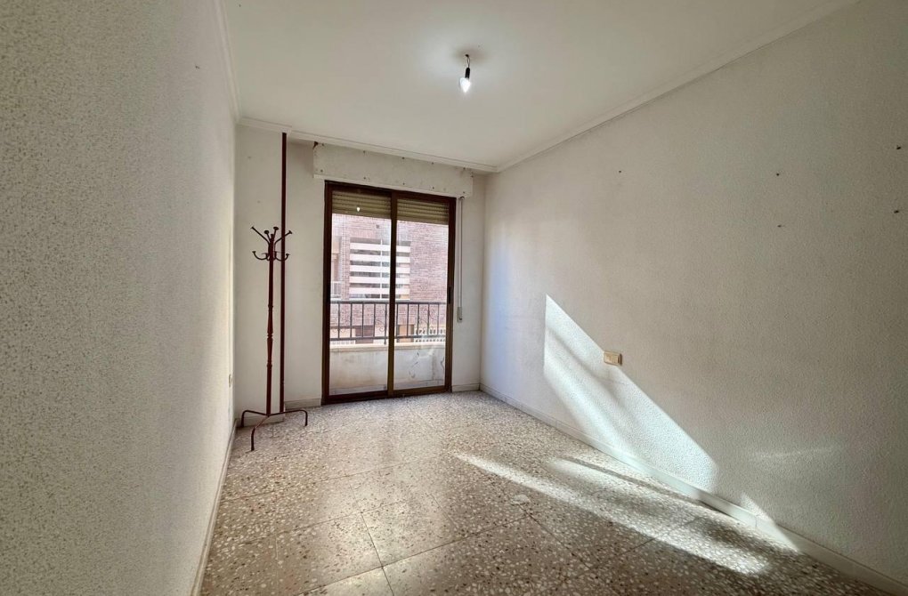 Resale - Apartment - Torrevieja - Playa del cura