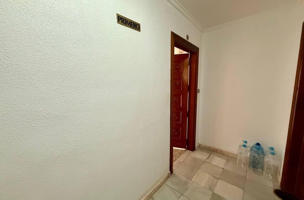 Resale - Apartment - Torrevieja - Playa del cura