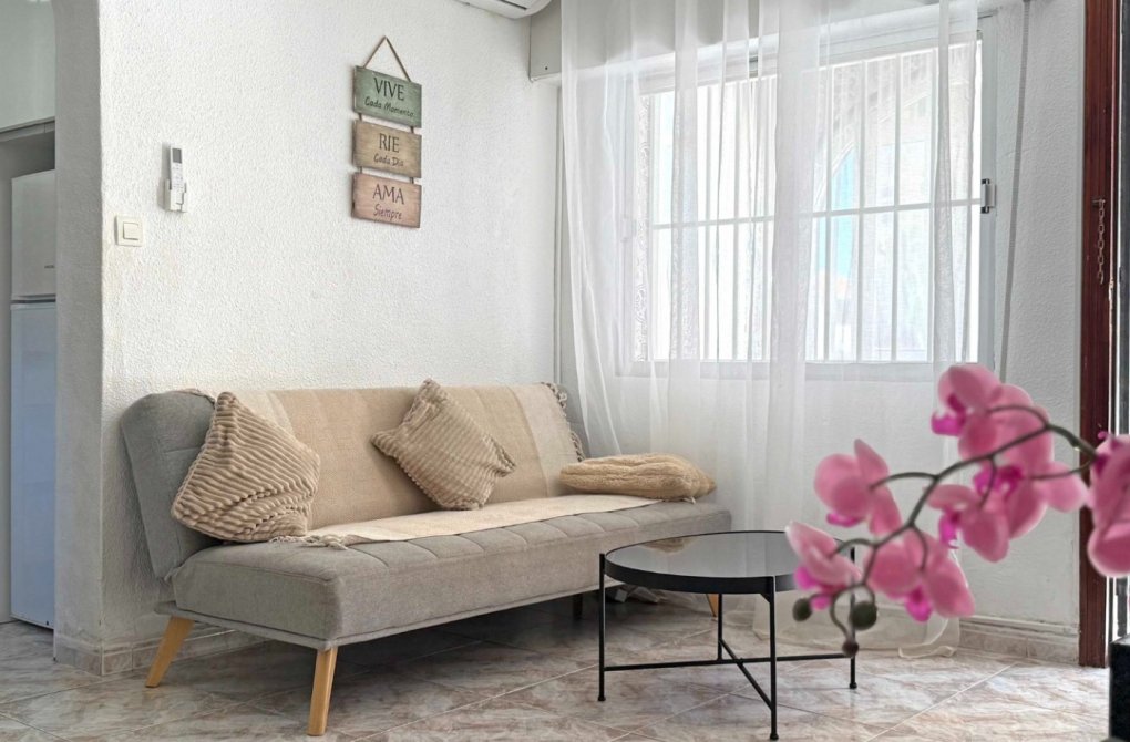 Resale - Apartment - Torrevieja - Torrelamata - La Mata