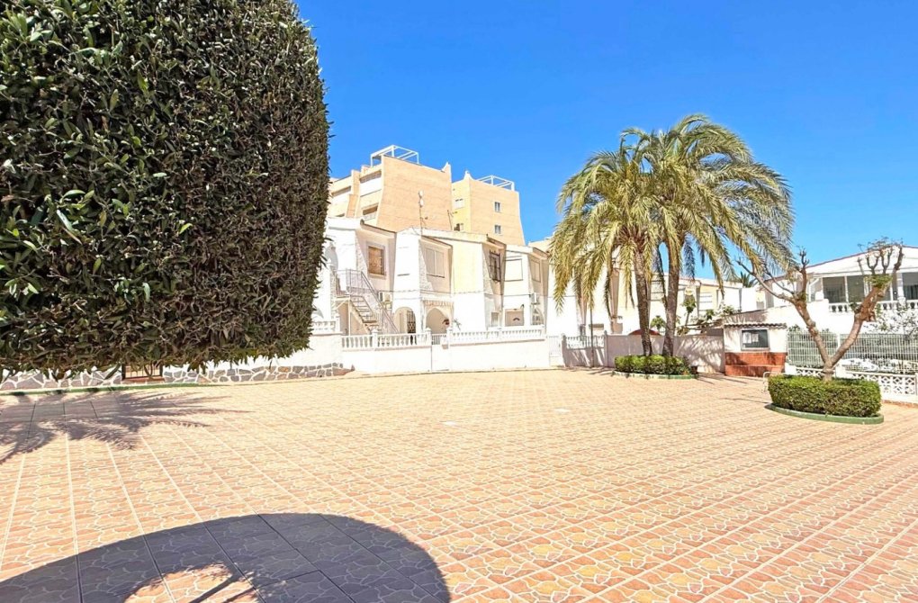 Resale - Apartment - Torrevieja - Torrelamata - La Mata