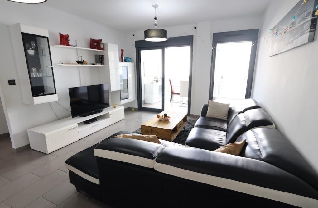 Resale - Bungalow - Orihuela Costa - La Zenia