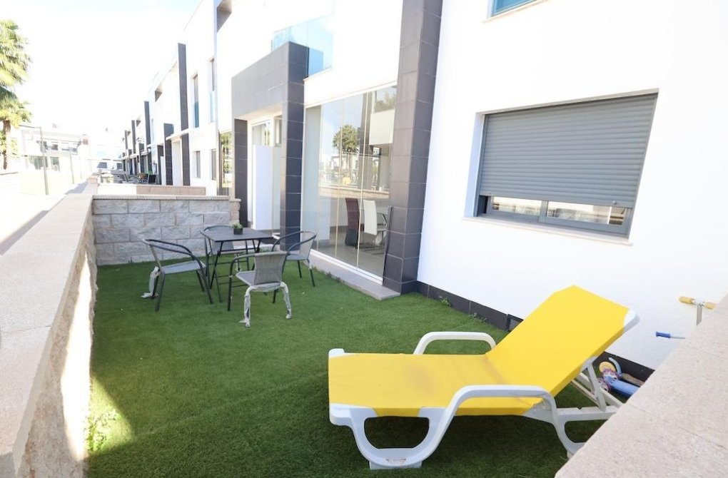 Resale - Bungalow - Orihuela Costa - La Zenia