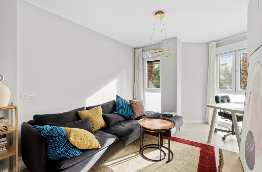 Resale - Apartment - Alicante - Center