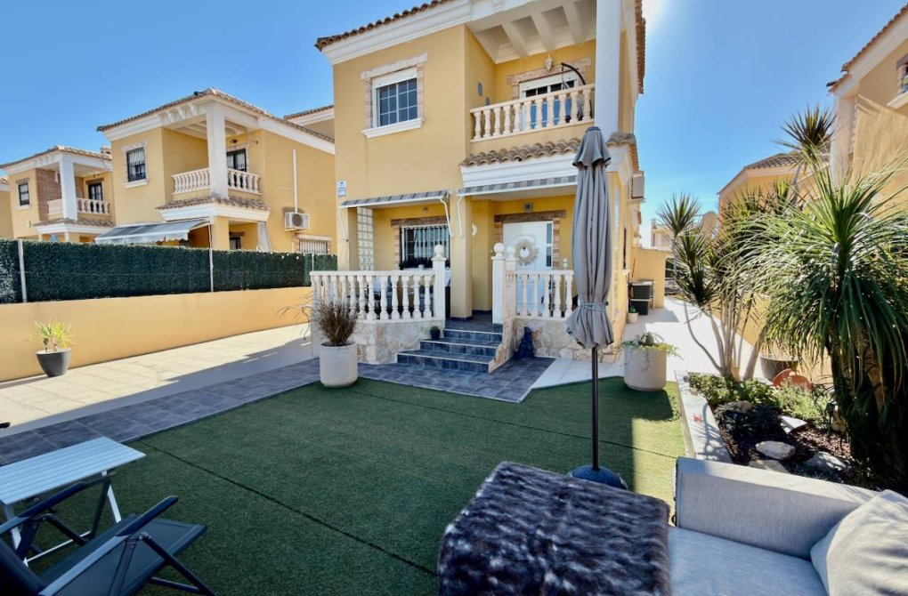 Resale - Villa - Guardamar del Segura - El Raso