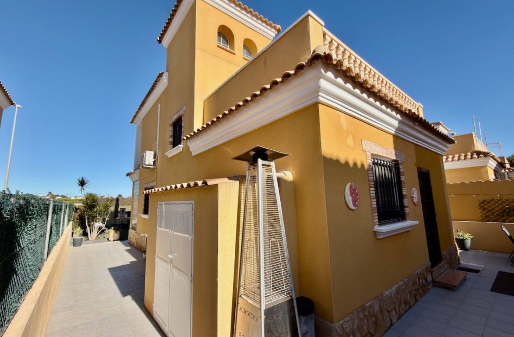 Resale - Villa - Guardamar del Segura - El Raso