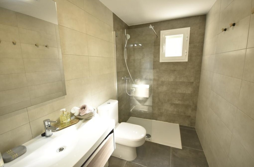 Resale - Apartment - Orihuela Costa - Campoamor