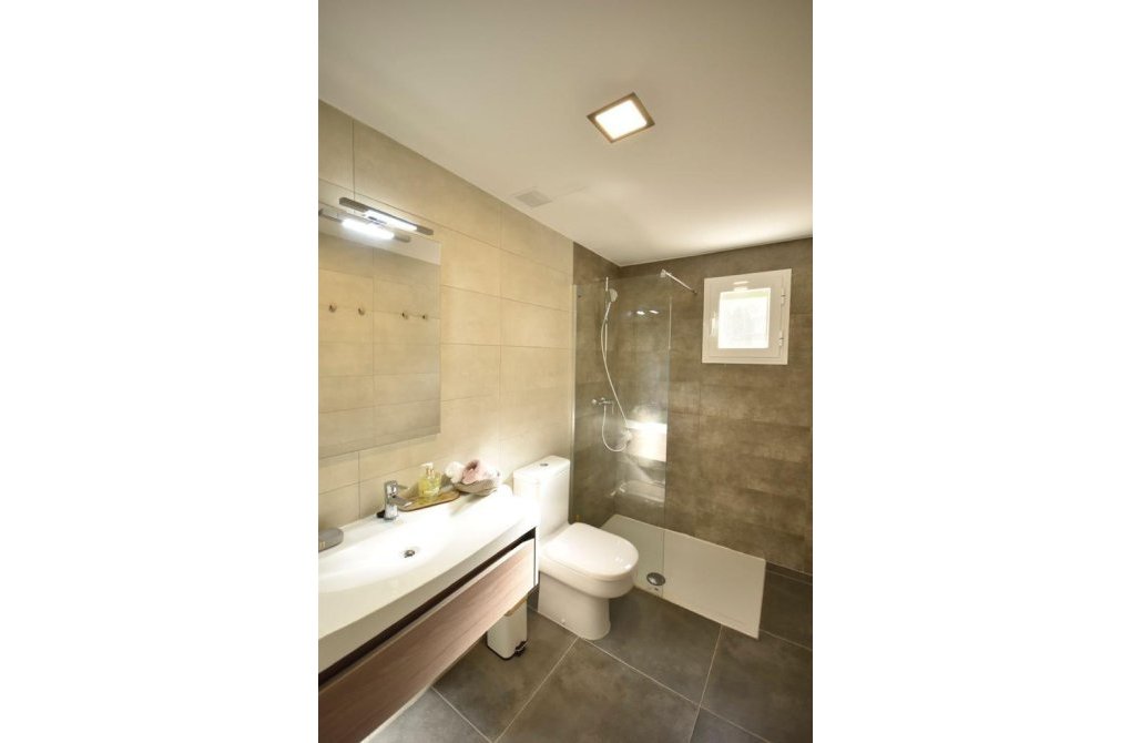 Resale - Apartment - Orihuela Costa - Campoamor