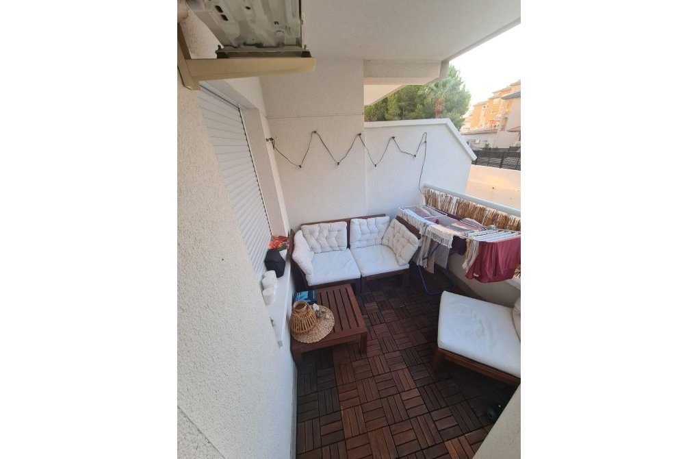 Resale - Apartment - Orihuela Costa - Campoamor