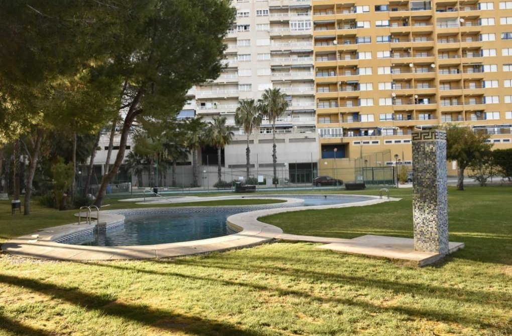 Resale - Apartment - Orihuela Costa - Campoamor