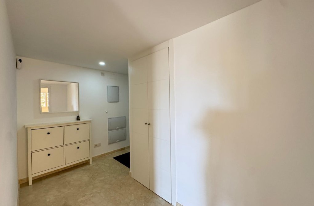 Resale - Apartment - Torrevieja - Punta prima