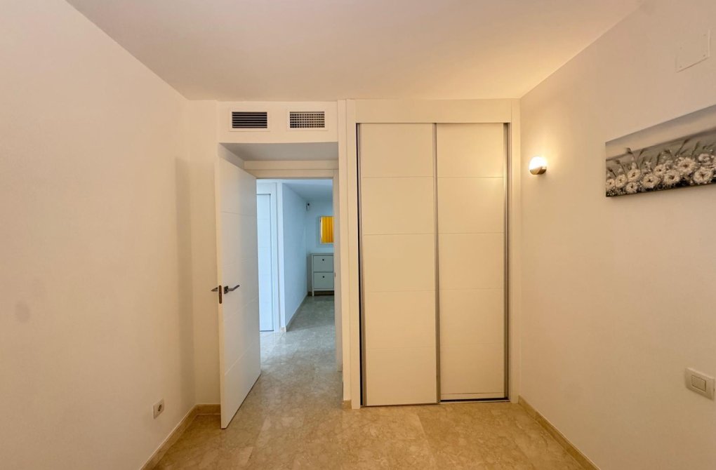Resale - Apartment - Torrevieja - Punta prima