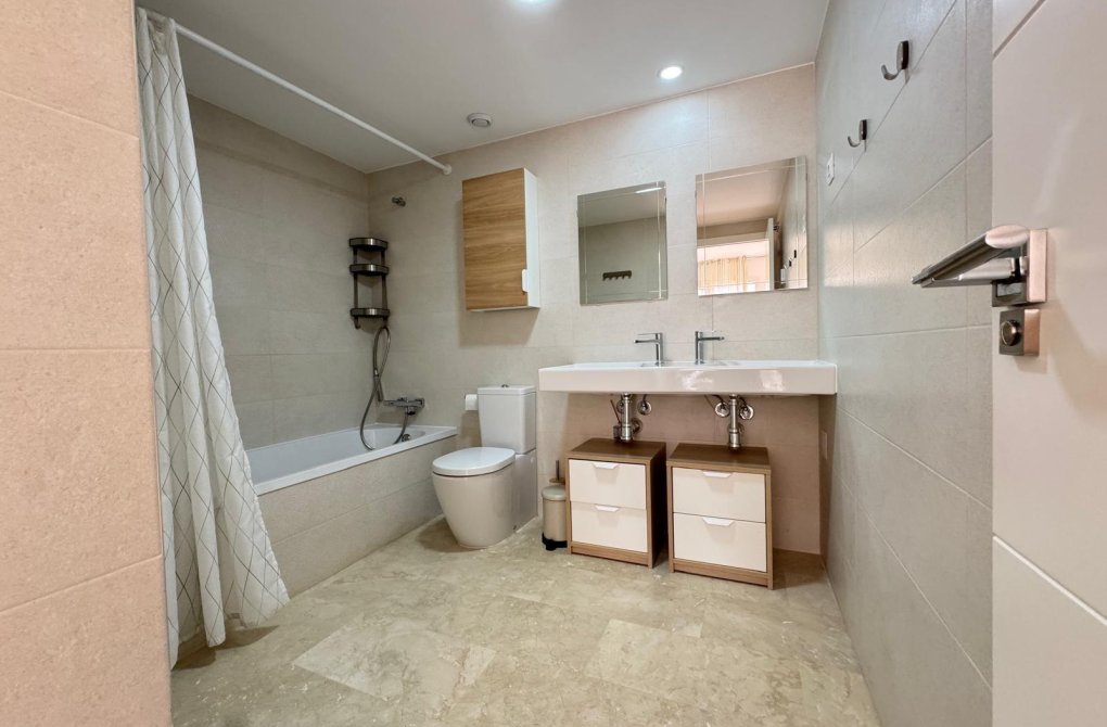 Resale - Apartment - Torrevieja - Punta prima