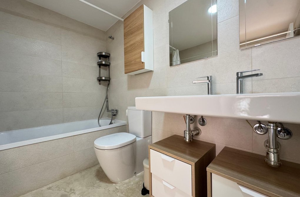 Resale - Apartment - Torrevieja - Punta prima